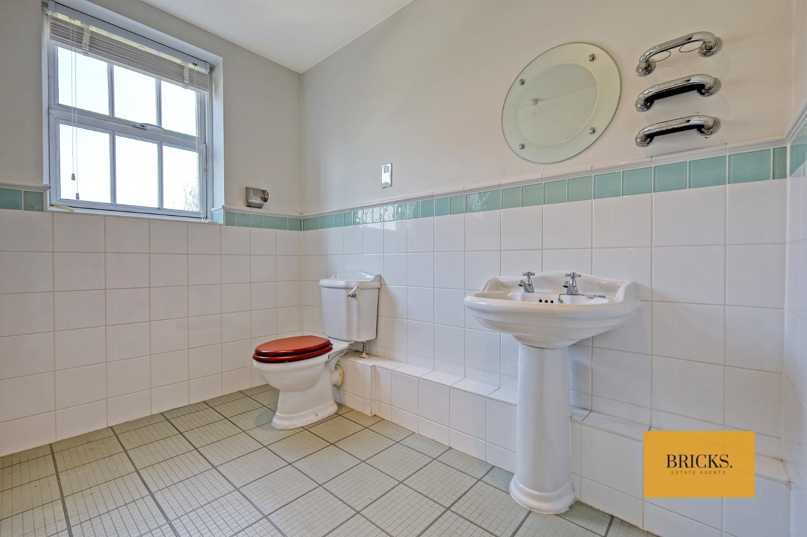 _0AlMZLihkWxuj5Sh_CIKA